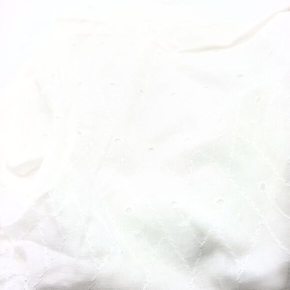 Vintage Eyelet Fabric Cloth Remnant Scraps Embroidered White Cloth - Picture 3 of 3